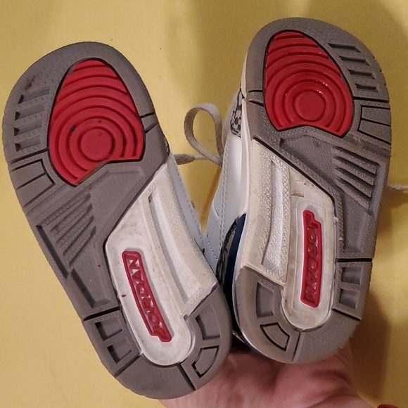 Air Jordan Retro 3 - Child Size 6C - Picture 13 of 16